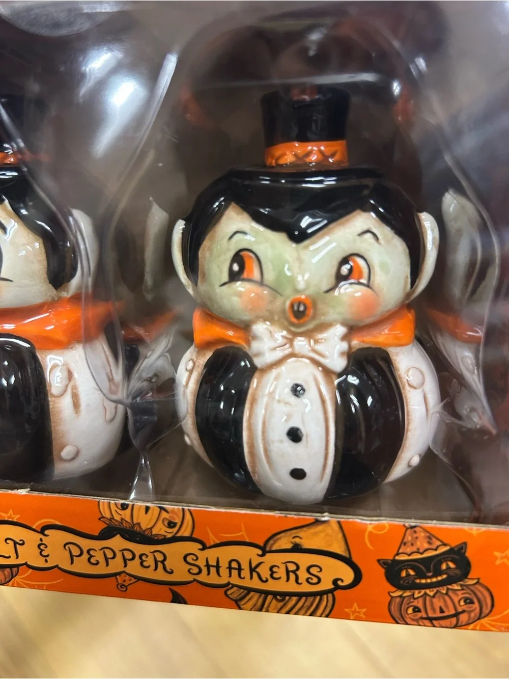 Halloween Vampire Salt & Pepper Shaker Set - Black & Orange